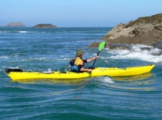  Sobre las olas en kayak por el Atlántico